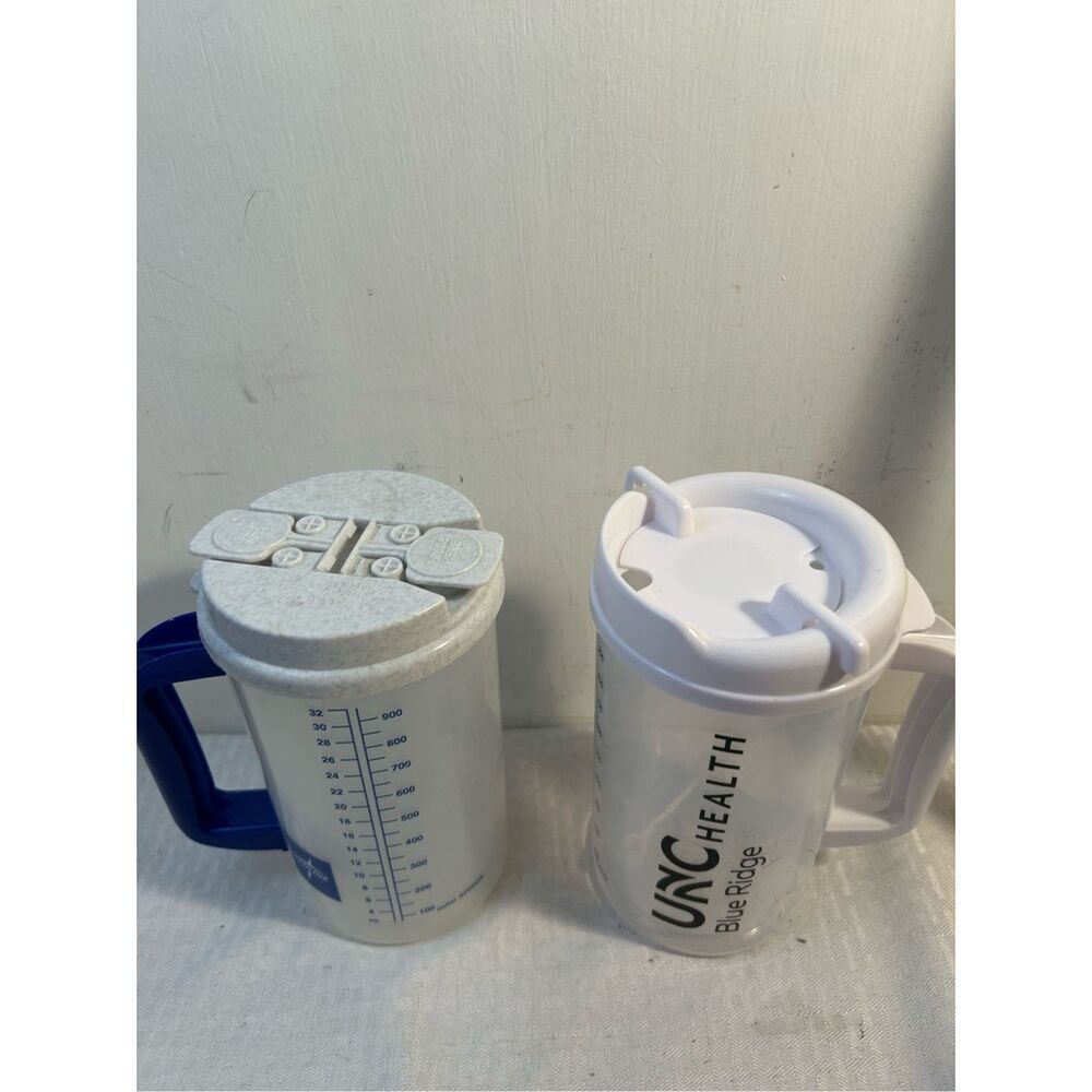 2 Medical cups 32 oz lot hospital‎ 32 oz water